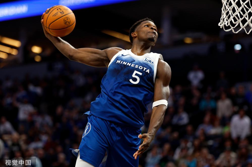 主裁在回看 主裁在回看