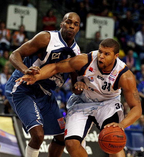 更多对手的 更多对手的